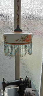 Lamp van glas en bloemen en kralen rand, Antiek en Kunst, Ophalen of Verzenden