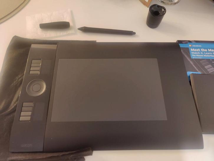 Wacom Intuos 4 - PTK-640 - Zo goed als nieuw!, Computers en Software, Tekentablets, Zo goed als nieuw, Bedraad, Ophalen of Verzenden