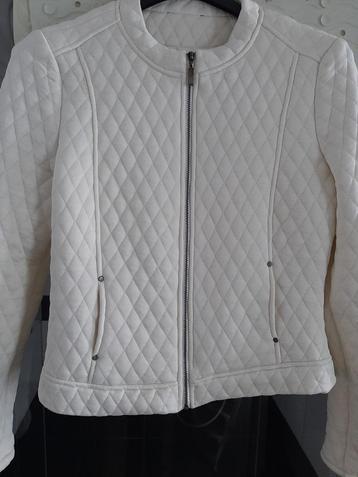 Mooi jasje maat M van Only . beschikbaar voor biedingen