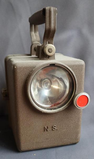 Lamp Nederlandse Spoorwegen. beschikbaar voor biedingen