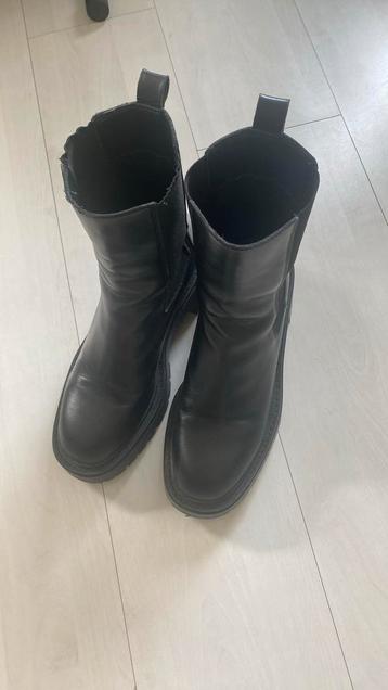 Stoere enkelboots Zara maat 40 - valt als 39,5 beschikbaar voor biedingen