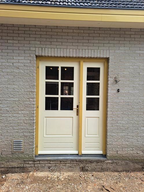 hardhouten voordeur met kozijn en natuurstenen dorpel, Doe-het-zelf en Verbouw, Kozijnen en Schuifpuien, Gebruikt, Deurkozijn