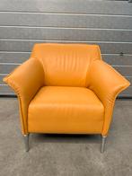 Leolux Mayon fauteuil oker geel leer, Huis en Inrichting, Fauteuils, Ophalen, Zo goed als nieuw, 75 tot 100 cm, Leer