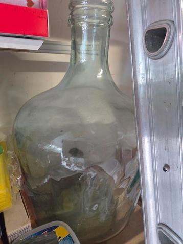 Grote zware fles vaas  beschikbaar voor biedingen