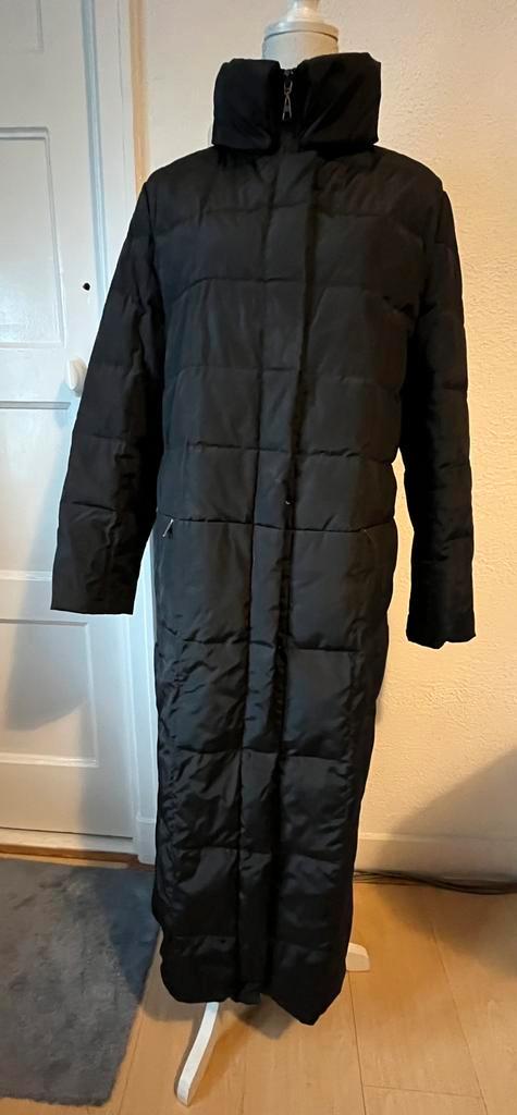 Gil Bret, lange zwarte donsjas, Kleding | Dames, Jassen | Winter, Gedragen, Maat 38/40 (M), Zwart, Ophalen of Verzenden