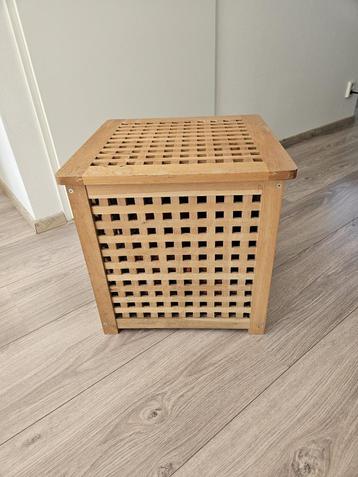 Ikea bijzettafel met praktische opbergruimte beschikbaar voor biedingen