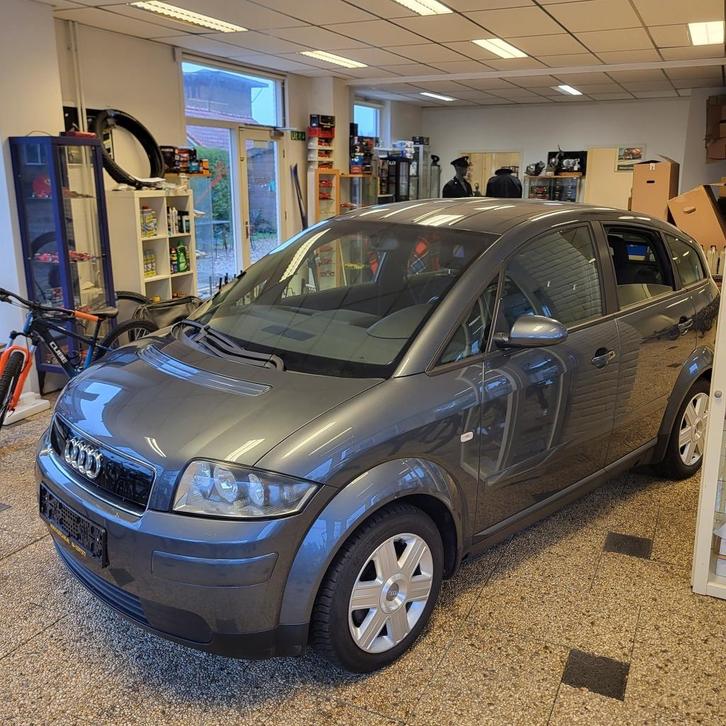 Audi A2 1.4 benzine. 205.000 ! Zuinig en fijn! €2900, Auto's, Audi, Bedrijf, Te koop, A2, Airconditioning, Boordcomputer, Metallic lak