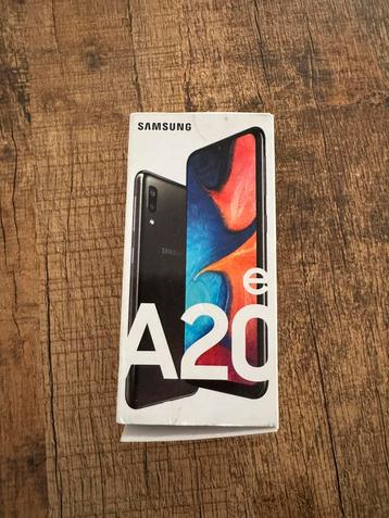 Samsung Galaxy A20e - Black edition - 32GB - NIEUW beschikbaar voor biedingen