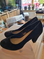 zwarte, suede pumps, maat 36, Dolcis, Kleding | Dames, Schoenen, Pumps, Zwart, Ophalen of Verzenden, Zo goed als nieuw