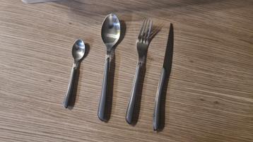 Bestekset 4 delig en 6 persoons te koop beschikbaar voor biedingen