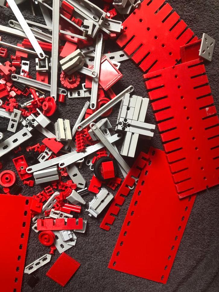 Grote hoeveelheid retro constructiespeelgoed rood/ grijs, Kinderen en Baby's, Speelgoed | Overig, Gebruikt, Jongen of Meisje, Ophalen of Verzenden