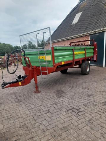 Strautmann meststrooier  beschikbaar voor biedingen