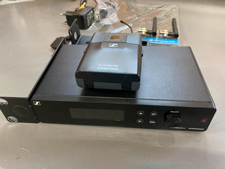Sennheiser Xsw2 beltpack set Jts headset B-band 614-638MHz, Muziek en Instrumenten, Microfoons, Zo goed als nieuw, Overige typen