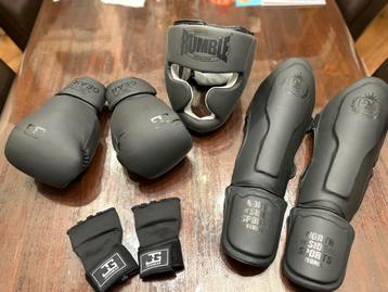 Kickboks set junior compleet z.g.a.n !!! Boks boksen beschikbaar voor biedingen