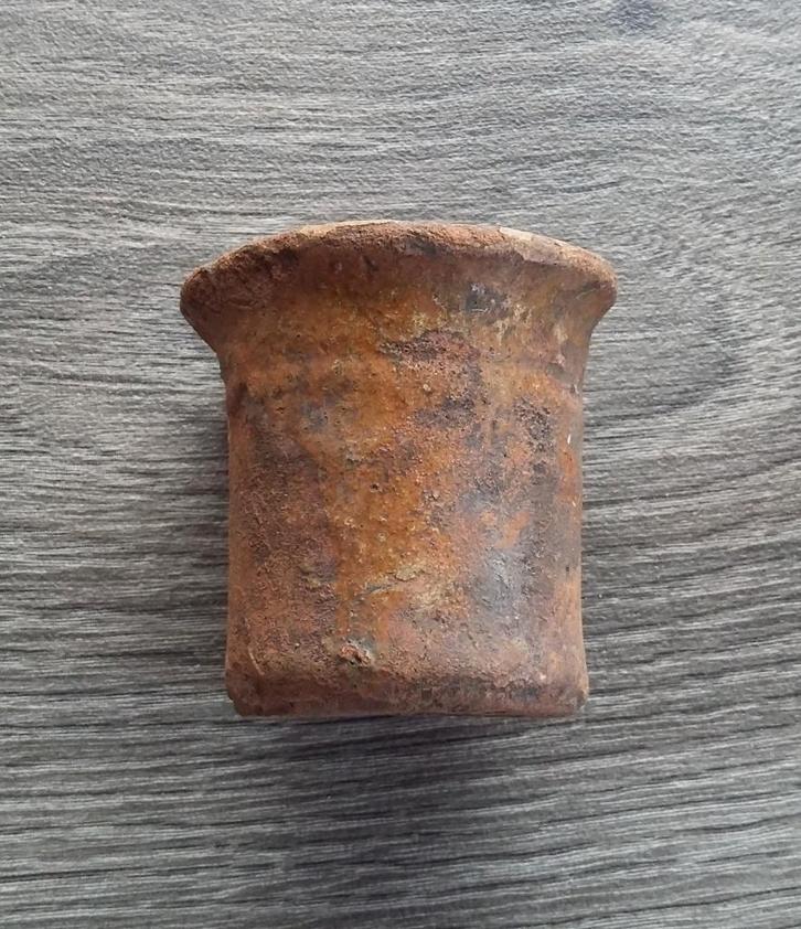 17 de eeuw Rood Aardewerk GAAF Vogeldrink Bakje Bodemvondst, Antiek en Kunst, Antiek | Keramiek en Aardewerk, Ophalen of Verzenden