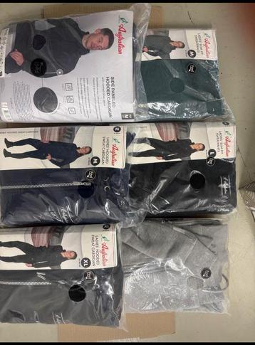 Partij Australian kleding – 60 stuks Hoodies, vesten, broek  beschikbaar voor biedingen