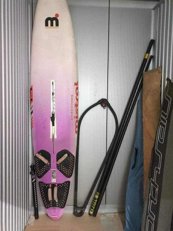 Mistral Evolution 310 surf set, Watersport en Boten, Windsurfen, Gebruikt, Plank, 300 cm of meer, Met vin(nen), 5 tot 7 m², Ophalen