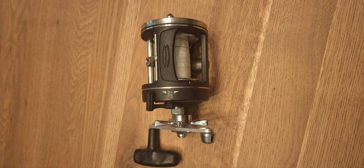 2 zeemolens tegen een scherpe prijs, Watersport en Boten, Hengelsport | Zeevissen, Gebruikt, Molen, Ophalen of Verzenden