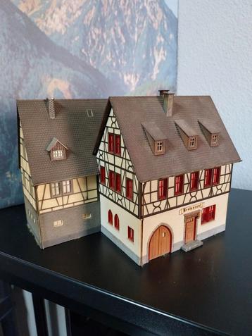 Faller, vakwerkhuis met schuur. beschikbaar voor biedingen