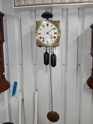 Uit verzameling prachtige antieke klokken te koop beschikbaar voor biedingen