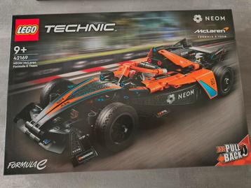 Lego Technic McLaren Formula E Car beschikbaar voor biedingen