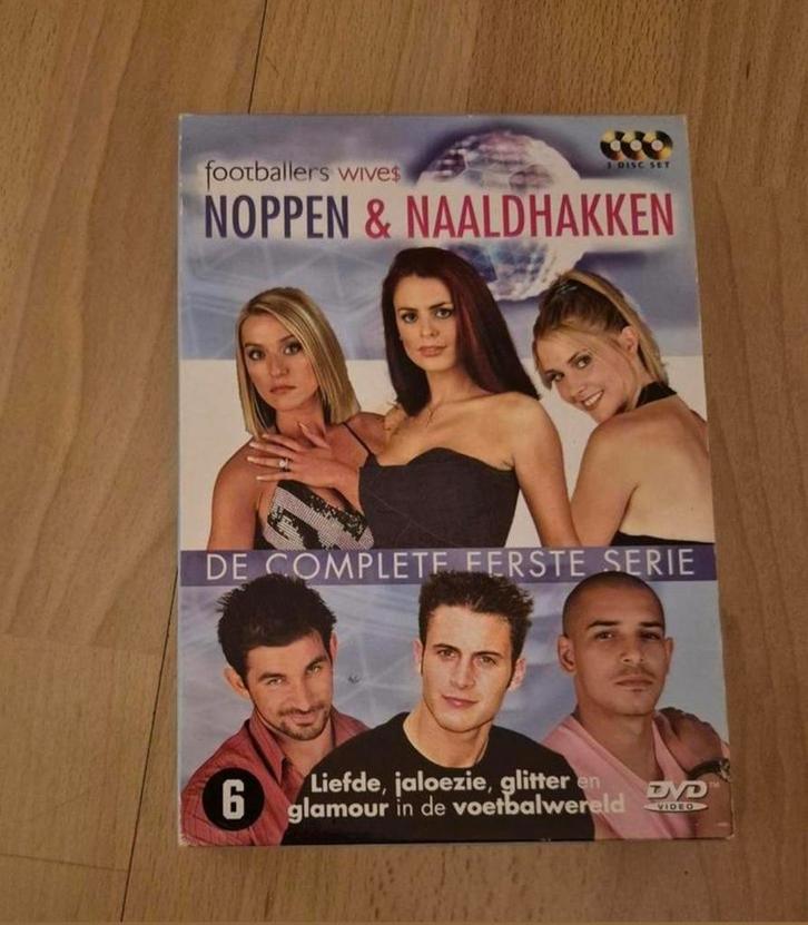 Noppen & Naaldhakken - Seizoen 1, Cd's en Dvd's, Dvd's | Tv en Series, Zo goed als nieuw, Komedie, Vanaf 12 jaar, Ophalen of Verzenden