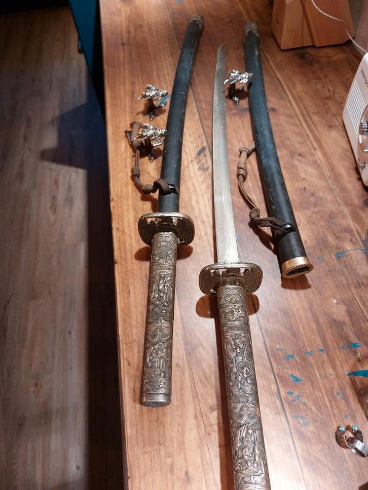 Set van twee decoratieve zwaarden, Antiek en Kunst, Antiek | Overige Antiek, Ophalen