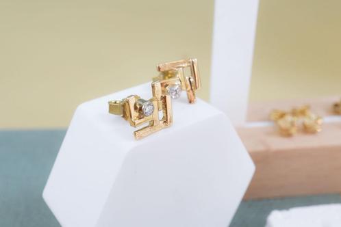 Fantasy Studs | 14 Karaat Gouden Oorknopjes Met Diamant, Sieraden, Tassen en Uiterlijk, Oorbellen, Zo goed als nieuw, Knopjes of Stekers