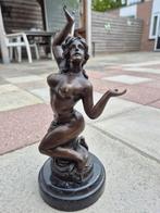 Bronzen beeld naakte vrouw met marmeren voet, Ophalen of Verzenden, Brons