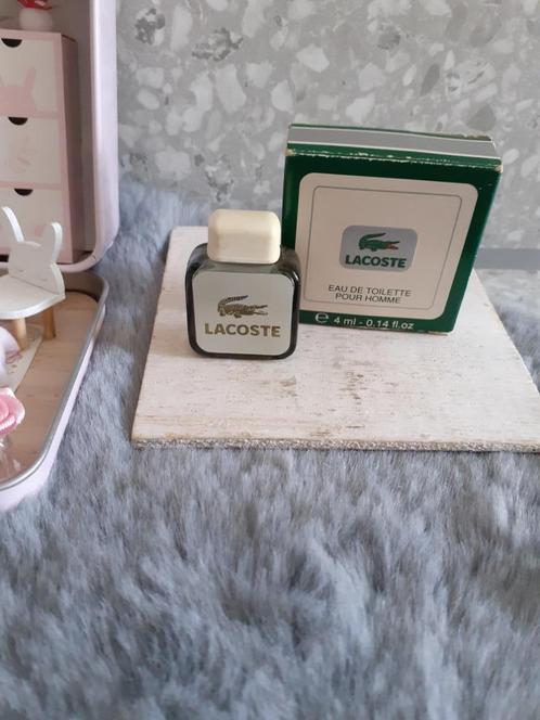 parfumminiatuur met doosje lacoste pour homme, Verzamelen, Parfumverzamelingen, Zo goed als nieuw, Miniatuur, Gevuld, Ophalen