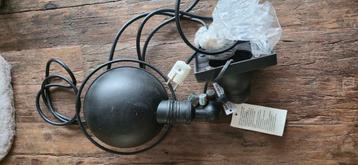 Industriële wandlamp met verschillende standen  beschikbaar voor biedingen