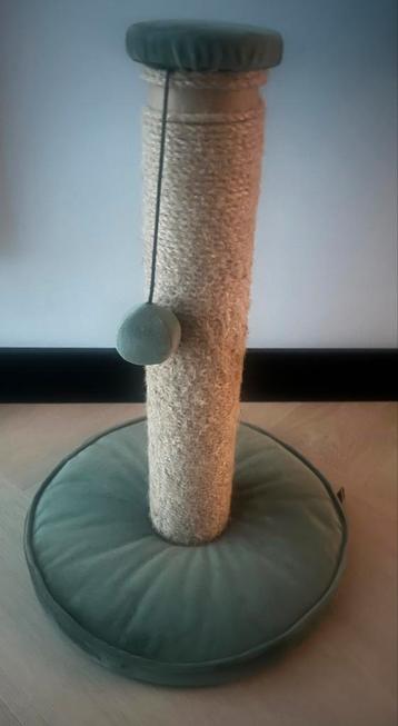 KITTEN KRABPAAL MET SPEELTJE beschikbaar voor biedingen