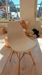 Eames, Huis en Inrichting, Stoelen, Ophalen, Zo goed als nieuw, Wit, Eén