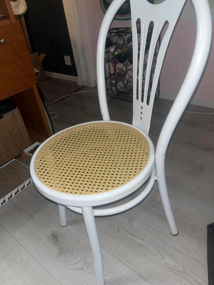 Witte Thonet Stijl Stoel met Rotan Zitting, Huis en Inrichting, Stoelen, Gebruikt, Eén, Hout, Wit, Ophalen