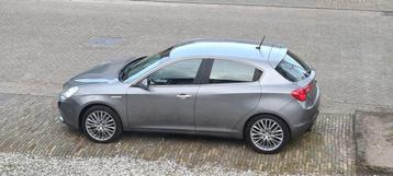 Alfa Romeo Giulietta 1.4 Turbo Multi AIR TCT 2014 Grijs beschikbaar voor biedingen