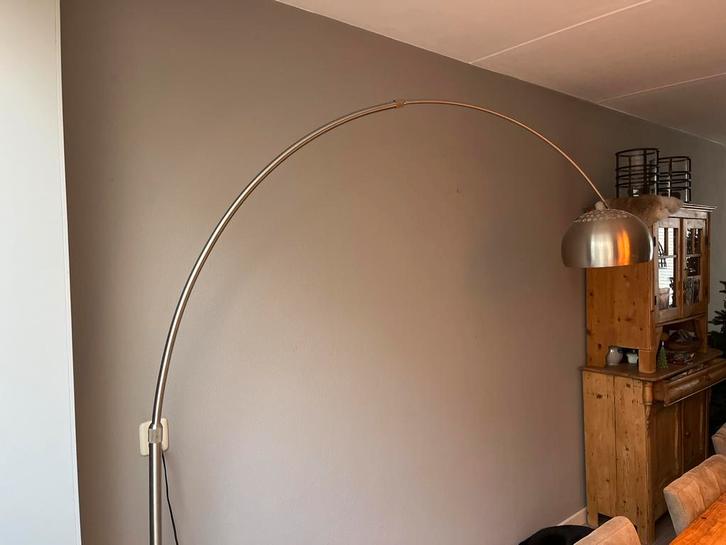 Mooie RVS Booglamp in Goede Staat, Huis en Inrichting, Lampen | Vloerlampen, Zo goed als nieuw, 150 tot 200 cm, Metaal, Ophalen