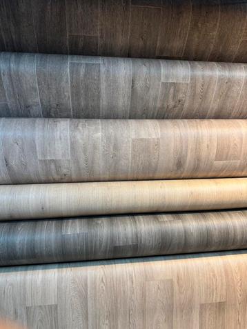 Vinyl, coupons of hele rollen tegen hele scherpen prijzen beschikbaar voor biedingen