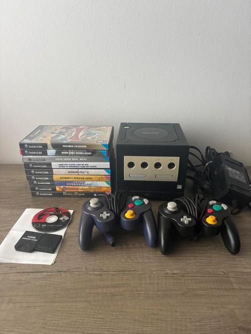Nintendo gamecube met Gameboy player inc disc, Spelcomputers en Games, Spelcomputers | Nintendo GameCube, Zo goed als nieuw, Met 2 controllers