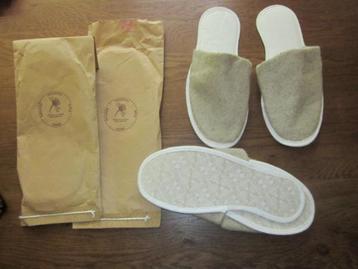 Odonate slippers pantoffels 42/43 nieuw 2 paar beschikbaar voor biedingen