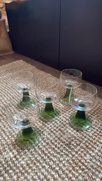 5 groene kristallen moezelglazen/wijnglazen roemer beschikbaar voor biedingen
