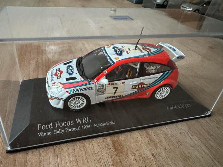 MiniChamps 1:43 Ford Focus WRC 1999 McRae/Grist - nieuwstaat, Hobby en Vrije tijd, Modelauto's | 1:43, Zo goed als nieuw, Auto