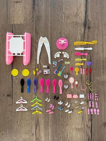 Vintage Barbie accessoires  beschikbaar voor biedingen