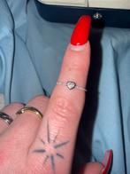 14kt gouden smalle ring met hart en diamantjes, Nieuw, Ophalen of Verzenden, 17 tot 18, Met edelsteen