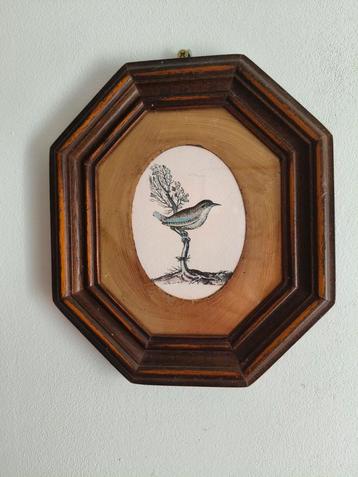 Vintage antieke lijst met bladgoud en vogel beschikbaar voor biedingen