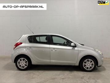 Hyundai I20 1.2i DynamicVersion 5drs. Airco APK NAP beschikbaar voor biedingen