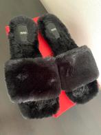 Zwarte fake fur leren sandalen slippers muiltjes Boss 41, Kleding | Dames, Slippers, Ophalen of Verzenden, Zo goed als nieuw, Zwart