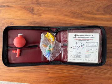 Chemie setje met Orbit molecular building system beschikbaar voor biedingen