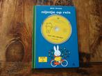 kleuter.07(696) nijntje op reis : dick brtuna. Boek en CD., Ophalen of Verzenden, Zo goed als nieuw, Fictie algemeen