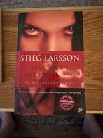 Stieg Larsson - De vrouw die met vuur speelde, Ophalen of Verzenden, Zo goed als nieuw, Nederland, Stieg Larsson