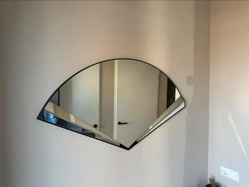 Spiegel modern (110cm x 62cm) beschikbaar voor biedingen